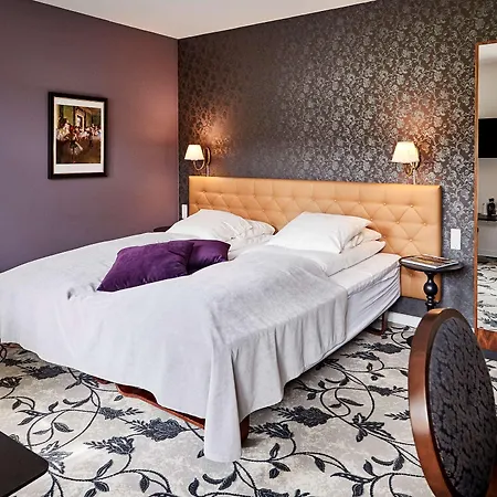 Gl Skovridergaard Hotel 4*