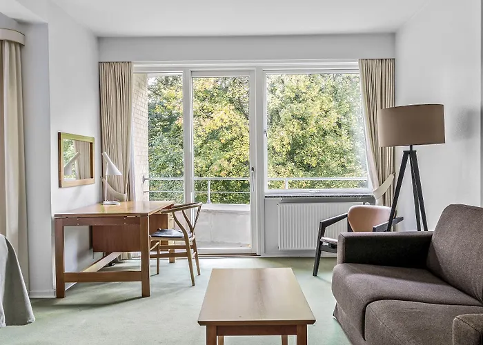 Gl Skovridergaard Отель 4*